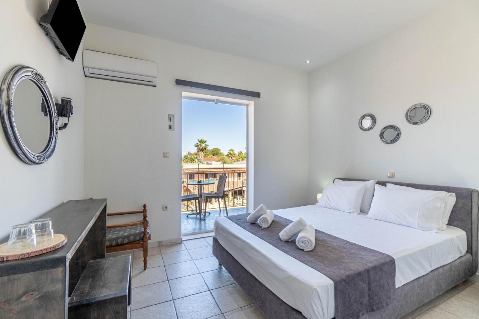 Angela Hotel & Apartments