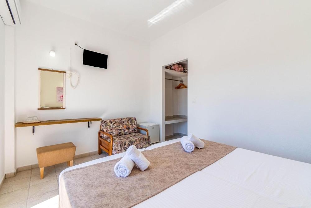 Room image 4